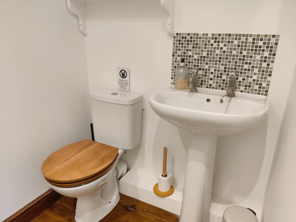 Pleck Barn Bed & Breakfast Ansty  Bagian luar foto